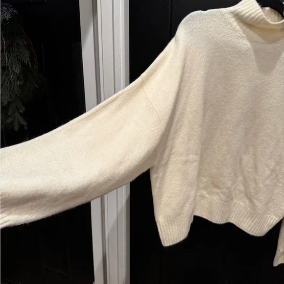 ZARA Cream Mock Neck Sweater – XL – Super Soft – Never Worn - Picture 5 of 6